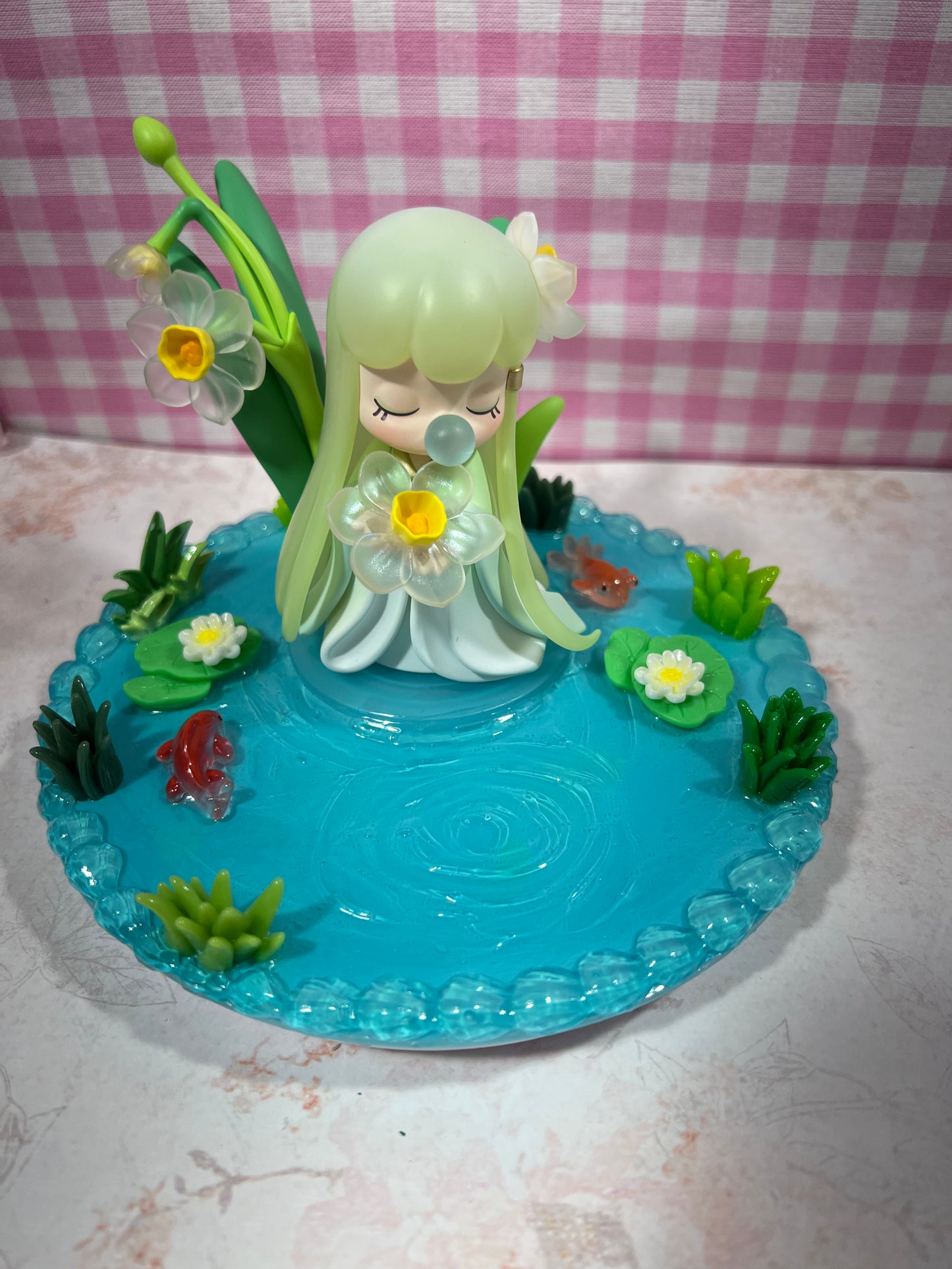 Nanci Narcissus Pond Display